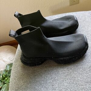 Black Women's Slip-On Sneakers